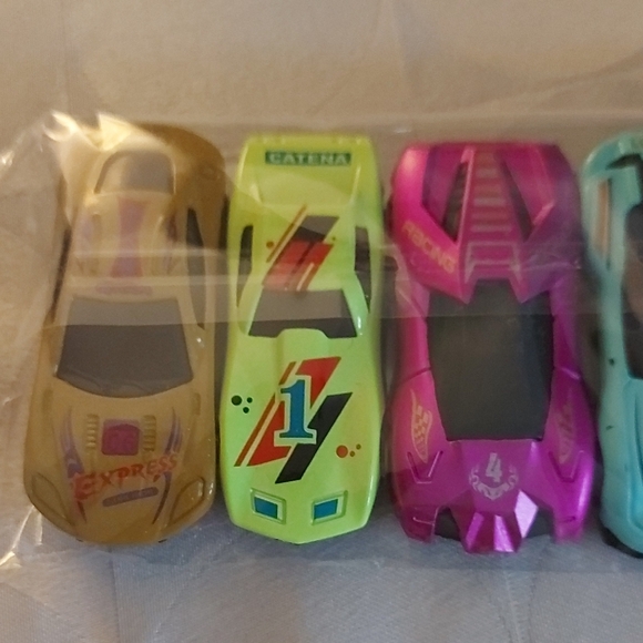 Colorful Racing Car Set for Kids - Picture 3 of 6